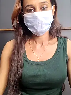 Snapshot of Oleevia chatting on October 31, 2025, 11:22 am Oleevia online show from October 31, 2025, 11:22 am