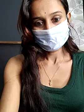 Snapshot of Oleevia chatting on November 6, 2025, 8:59 am Oleevia online show from November 6, 2025, 8:59 am