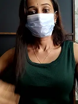 Snapshot of Oleevia chatting on November 11, 2025, 9:53 am Oleevia online show from November 11, 2025, 9:53 am