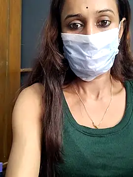 Snapshot of Oleevia chatting on November 18, 2025, 7:46 am Oleevia online show from November 18, 2025, 7:46 am