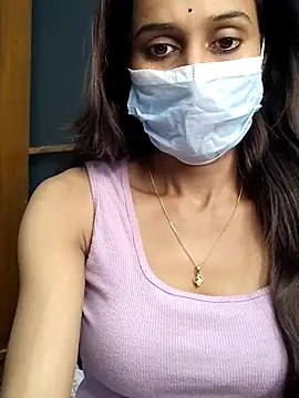 Snapshot of Oleevia chatting on November 24, 2025, 7:52 am Oleevia online show from November 24, 2025, 7:52 am