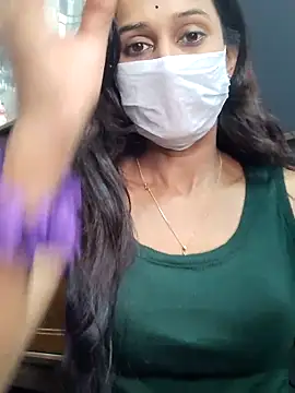 Snapshot of Oleevia chatting on December 3, 2025, 8:56 am Oleevia online show from December 3, 2025, 8:56 am