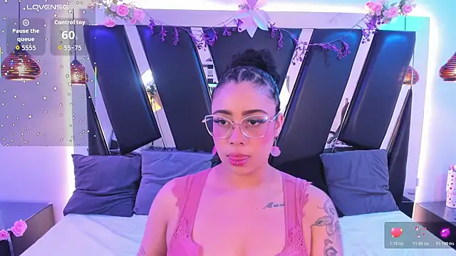 Snapshot of antonelllepiercee chatting on January 15, 2026, 11:26 am antonelllepiercee online show from January 15, 2026, 11:26 am