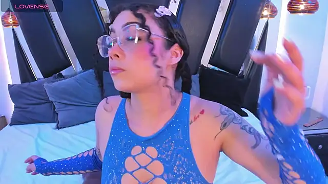 Snapshot of antonelllepiercee chatting on January 18, 2026, 11:25 am antonelllepiercee online show from January 18, 2026, 11:25 am