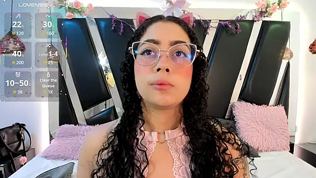 Snapshot of antonelllepiercee chatting on February 7, 2026, 11:25 am antonelllepiercee online show from February 7, 2026, 11:25 am