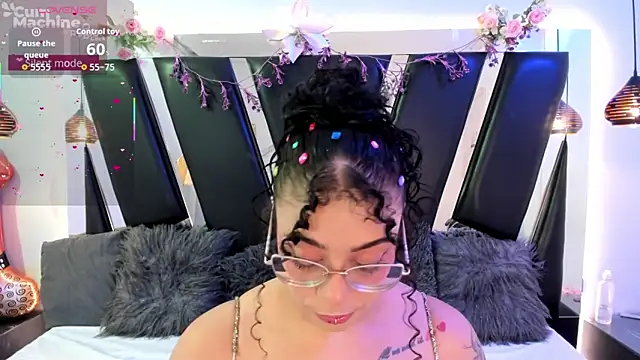 Snapshot of antonelllepiercee chatting on February 19, 2026, 11:39 am antonelllepiercee online show from February 19, 2026, 11:39 am