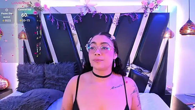 Snapshot of antonelllepiercee chatting on February 21, 2026, 11:33 am antonelllepiercee online show from February 21, 2026, 11:33 am