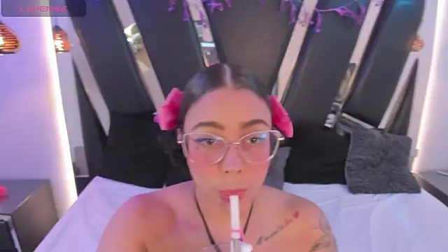 antonelllepiercee online show from March 11, 2026, 11:16 am