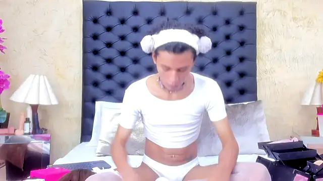 NahomiWhitel online show from November 27, 2025, 3:03 pm