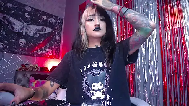 Snapshot of amelierouss chatting on May 6, 2026, 10:59 pm amelierouss online show from May 6, 2026, 10:59 pm
