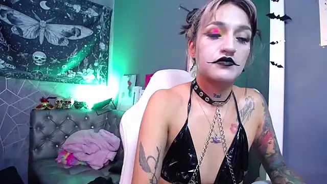 Snapshot of amelierouss chatting on May 23, 2026, 3:45 am amelierouss online show from May 23, 2026, 3:45 am