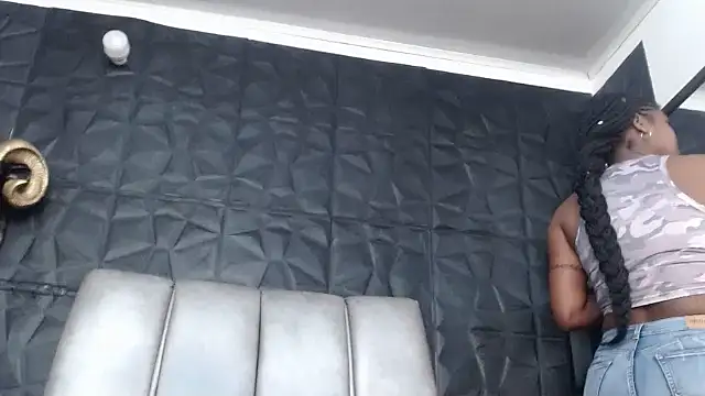 Snapshot of Hanna_Fox_69 chatting on October 25, 2025, 12:34 pm Hanna Fox 69 online show from October 25, 2025, 12:34 pm