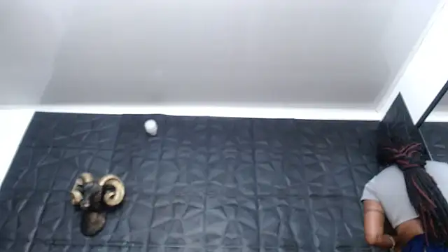 Snapshot of Hanna_Fox_69 chatting on December 15, 2025, 7:56 am Hanna Fox 69 online show from December 15, 2025, 7:56 am