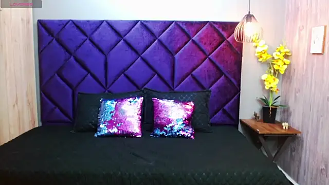 Snapshot of Jenna_London chatting on December 11, 2024, 2:30 am Jenna London online show from December 11, 2024, 2:30 am