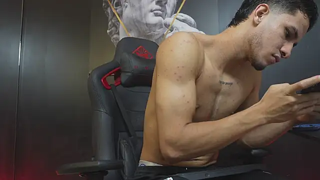 JakeMoxley online show from December 3, 2025, 12:47 pm