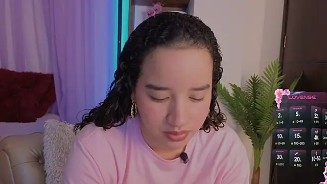 emilyrouxe online show from March 30, 2026, 3:46 pm