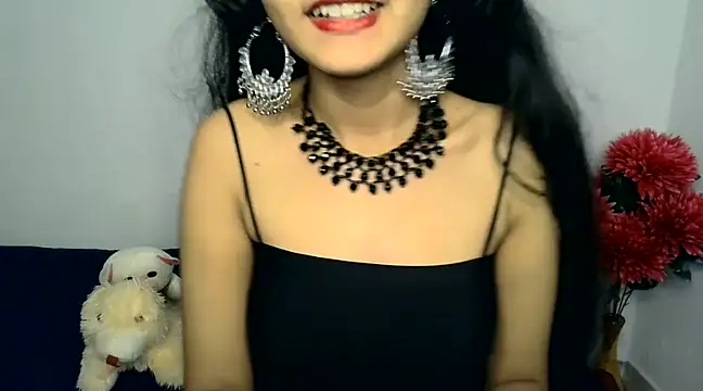 Snapshot of SUZY_FROMUS chatting on December 8, 2024, 12:08 pm SUZY FROMUS online show from December 8, 2024, 12:08 pm