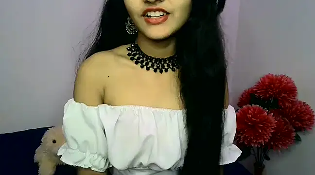 Snapshot of SUZY_FROMUS chatting on December 9, 2024, 5:51 am SUZY FROMUS online show from December 9, 2024, 5:51 am