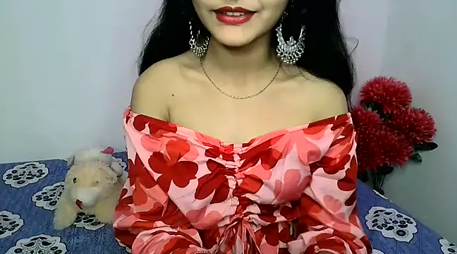 Snapshot of SUZY_FROMUS chatting on December 19, 2024, 6:23 am SUZY FROMUS online show from December 19, 2024, 6:23 am