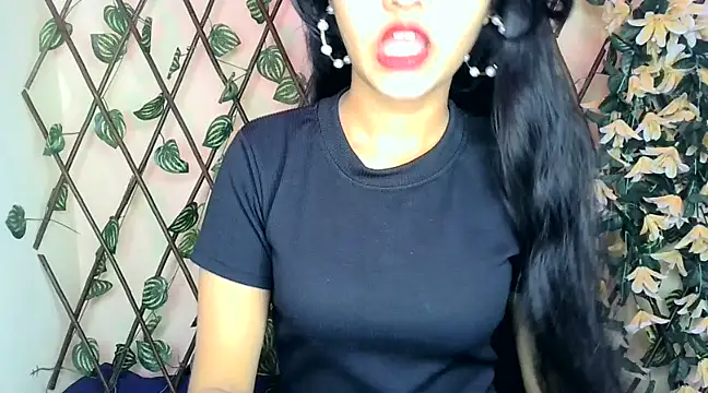 Snapshot of SUZY_FROMUS chatting on January 28, 2025, 11:17 am SUZY FROMUS online show from January 28, 2025, 11:17 am