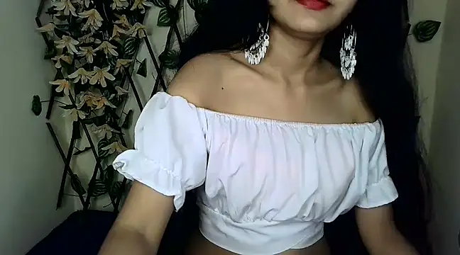 Snapshot of SUZY_FROMUS chatting on February 11, 2025, 8:42 pm SUZY FROMUS online show from February 11, 2025, 8:42 pm