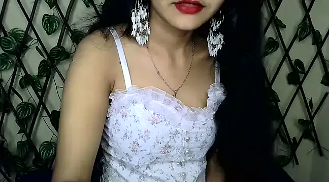 Snapshot of SUZY_FROMUS chatting on March 11, 2025, 5:57 pm SUZY FROMUS online show from March 11, 2025, 5:57 pm