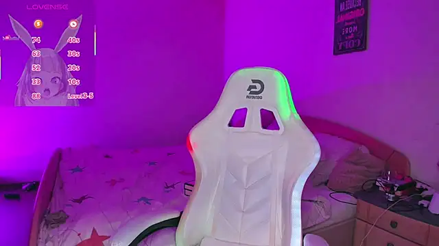 AdellaLoveX online show from March 6, 2026, 5:04 am