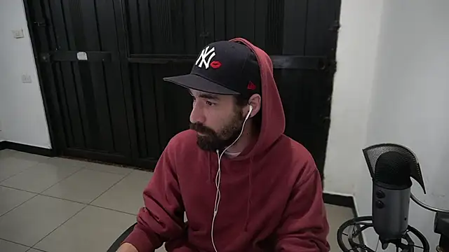 Snapshot of Your_Ice_cream chatting on January 27, 2025, 10:49 am Your Ice cream online show from January 27, 2025, 10:49 am