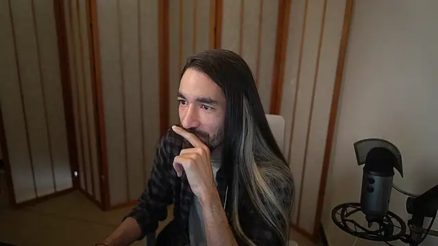 Snapshot of Your_Ice_cream chatting on November 18, 2025, 2:32 pm Your Ice cream online show from November 18, 2025, 2:32 pm