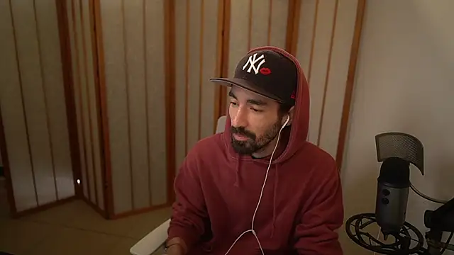 Snapshot of Your_Ice_cream chatting on November 28, 2025, 2:42 pm Your Ice cream online show from November 28, 2025, 2:42 pm