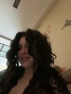 KikiWatson online show from February 6, 2025, 10:59 am