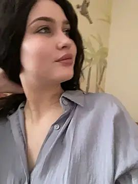 KikiWatson online show from February 24, 2025, 12:16 pm