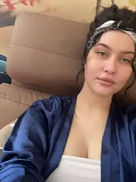 KikiWatson online show from February 28, 2025, 12:20 pm