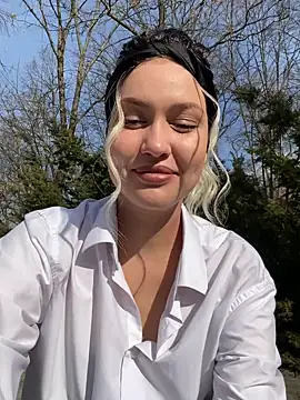 KikiWatson online show from March 10, 2025, 7:10 am