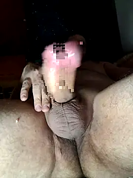 Snapshot of Kommen7472 chatting on December 15, 2025, 4:22 pm Kommen7472 online show from December 15, 2025, 4:22 pm