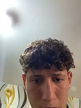 Snapshot of LatinBoysxxx chatting on February 24, 2026, 7:01 pm LatinBoysxxx online show from February 24, 2026, 7:01 pm