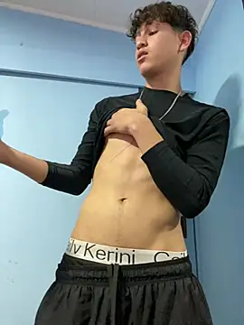 LatinBoysxxx online show from May 26, 2026, 7:54 pm