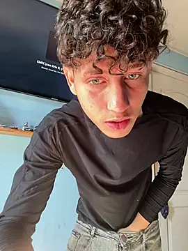 LatinBoysxxx online show from July 11, 2026, 4:32 pm