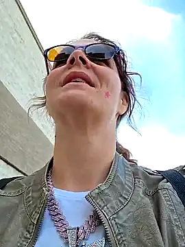 thatonespicychick online show from September 29, 2025, 2:11 pm