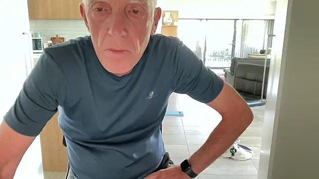 angie-puttana online show from December 16, 2025, 10:26 pm