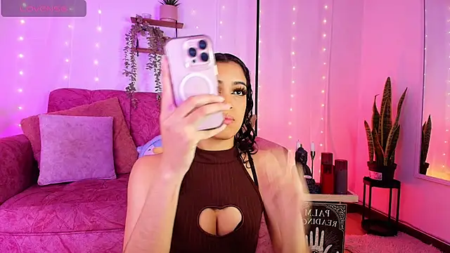 Snapshot of Sara_Jhonson chatting on May 12, 2026, 1:14 am Sara Jhonson online show from May 12, 2026, 1:14 am