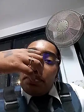 Cinnamon-Skin online show from December 4, 2024, 3:59 am