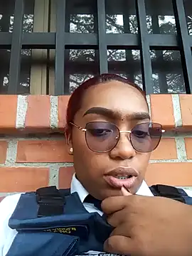 Cinnamon-Skin online show from January 2, 2025, 4:35 pm