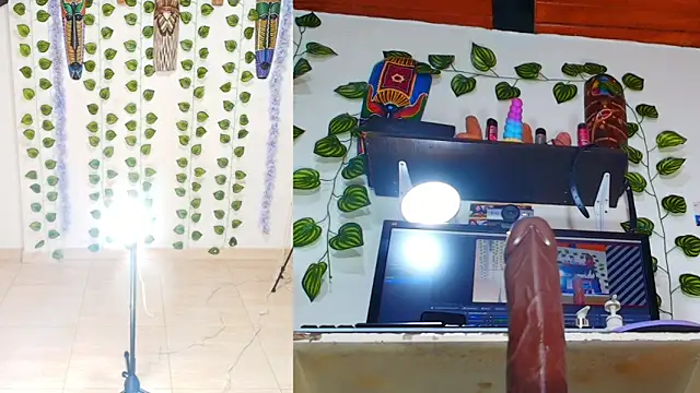 Snapshot of sharlotte_funny chatting on April 17, 2026, 7:06 pm sharlotte funny online show from April 17, 2026, 7:06 pm