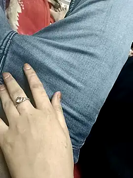 Snapshot of QUEEN-X-CPL chatting on December 25, 2024, 5:05 pm QUEEN-X-CPL online show from December 25, 2024, 5:05 pm