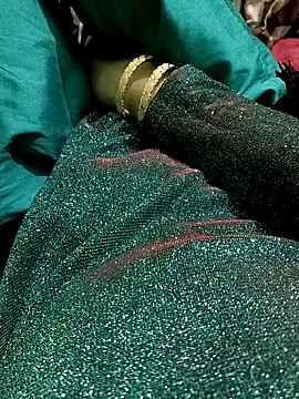 Snapshot of QUEEN-X-CPL chatting on January 25, 2025, 6:46 pm QUEEN-X-CPL online show from January 25, 2025, 6:46 pm