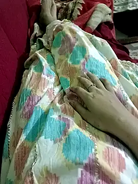 Snapshot of QUEEN-X-CPL chatting on February 11, 2025, 5:50 pm QUEEN-X-CPL online show from February 11, 2025, 5:50 pm