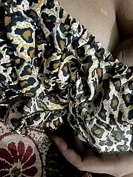 Snapshot of QUEEN-X-CPL chatting on February 17, 2025, 6:15 pm QUEEN-X-CPL online show from February 17, 2025, 6:15 pm