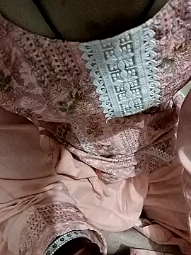 Snapshot of QUEEN-X-CPL chatting on September 20, 2025, 5:47 pm QUEEN-X-CPL online show from September 20, 2025, 5:47 pm