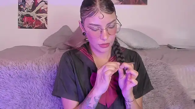 Luna-Chann online show from November 5, 2025, 10:54 pm